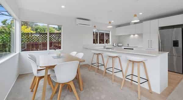 Waiake beach pad - Photo 1