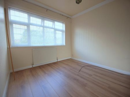 3 bedroom detached house to rent - Photo 3