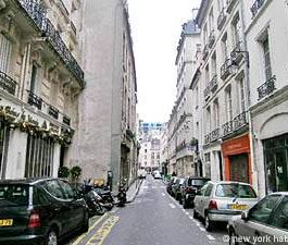 Logement à Paris, Location meublée - Photo 2