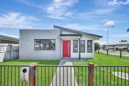 Modern Home Designed for Lifestyle & Community in Plantation Palms! - Photo 3