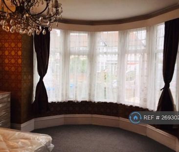 5 bedroom semi-detached house to rent - Photo 4