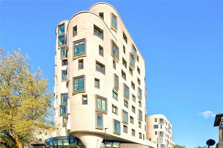 2 bedroom penthouse to rent - Photo 3