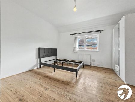 5 bedroom semi-detached house to rent - Photo 2