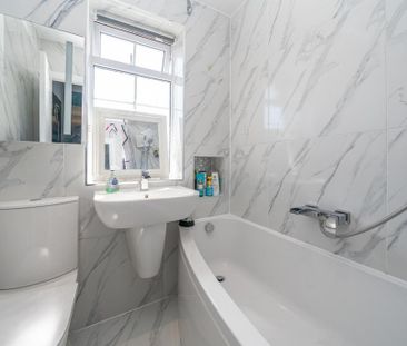2 bedroom terraced house to rent - Photo 4