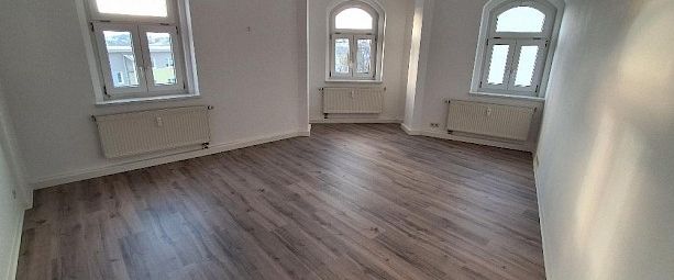 große 3 Zimmer Wohnung schöner Altbau DG - Photo 1