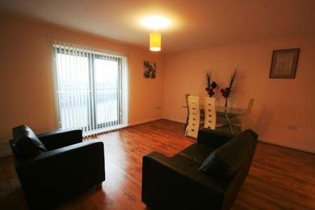 2 bedroom flat to rent - Photo 2