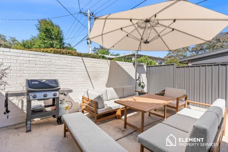 10 Breona Pl, Lyons ACT 2606 - House For Rent | Domain - Photo 2