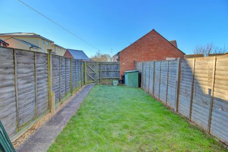 1 bedroom in a house share to rent - Photo 2