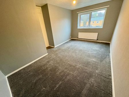 3 bedroom semi-detached house to rent - Photo 3