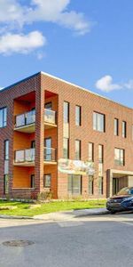 Le St-Louis: 3 1/2; 4 1/2; 5 1/2 Logement luxueux! Cour / jardin intérieur. Hydro et Internet Inclus ! Libre maintenant ! - Photo 3