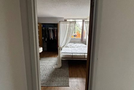 904-9521 Cardston Court, Burnaby - Photo 4