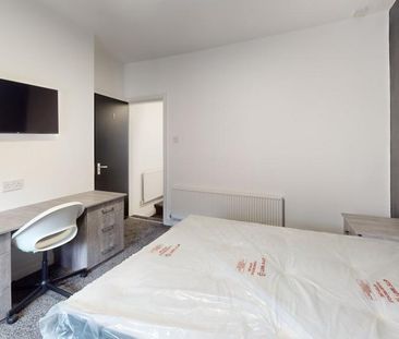 5 bedroom terraced house to rent - Photo 4