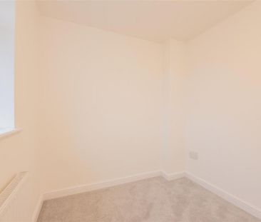 3 bedroom semi-detached house to rent - Photo 6