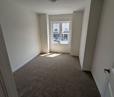 For Lease - 203 BROADACRE Drive, Kitchener, Ontario - Photo 5