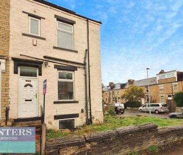 3 bedroom end of terrace house to rent - Photo 2