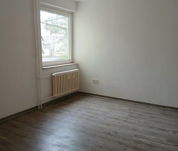 Modernisierte 3-Zimmer-Erdgeschosswohnung mit Balkon! - Photo 1