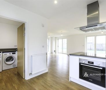 5 bedroom detached house to rent - Photo 5