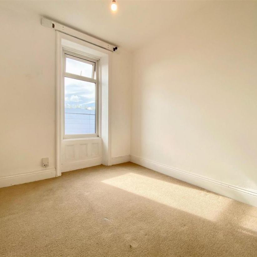 Oakfield Terrace, Pelaw, Gateshead - Photo 1
