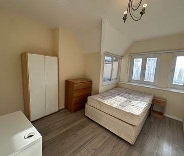 5 Bed Flat, Hendon, NW4 - Photo 2