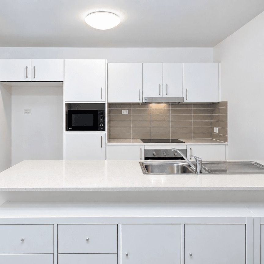 Modern 1 Bedroom Apartment in Neo North Lakes – Available Now - Photo 1