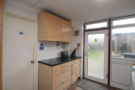 Room 3, 20 Barley Croft, HP2 4UY, Hemel Hempstead - Photo 4