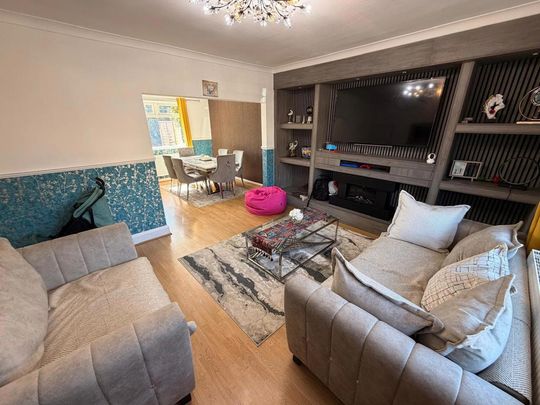 3 bedroom semi-detached house to rent - Photo 1