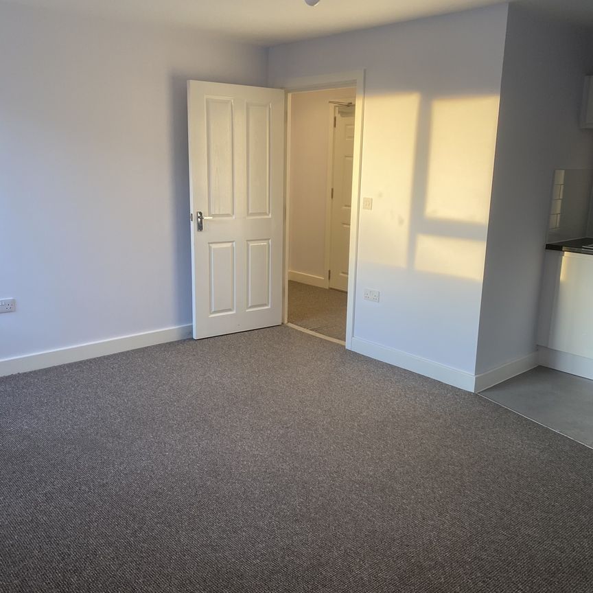 Queensway, Bletchley - One Bed Apartment - Photo 1