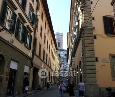Trilocale in Affitto in Via Ricasoli 15 a Firenze - Foto 2