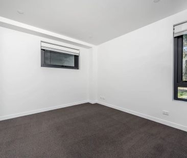 KINGSBOUROUGH VILLAGE - Photo 3