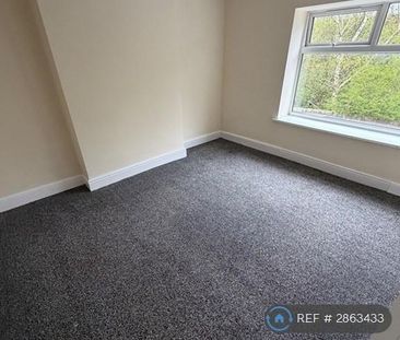 2 bedroom end of terrace house to rent - Photo 5