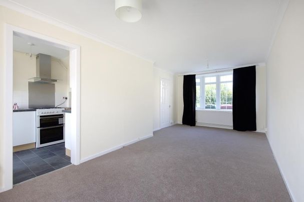 3 bedroom end of terrace house to rent - Photo 1