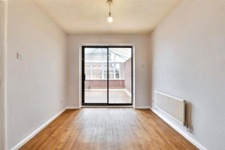 4 bedroom detached house to rent - Photo 4