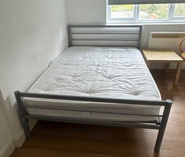 Studio Flat, Finchley Road, NW11 - Photo 6