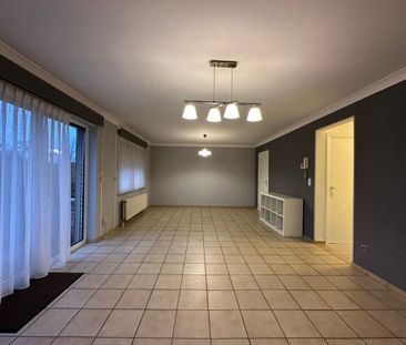 Appartement met 2 slaapkamers en autogarage te Schoonbeek - Foto 2