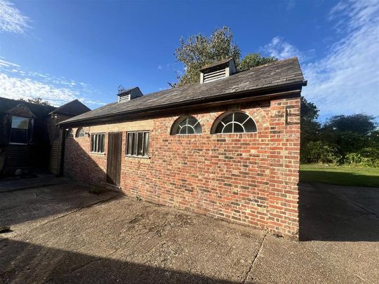 1 bedroom semi-detached house to rent - Photo 1