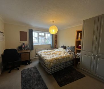 4 bedroom detached house to rent - Photo 5