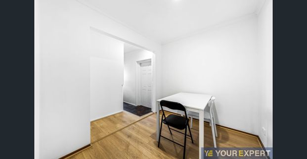 Renovated Rooming House in Prime Berwick Location – Ensuite Rooms + Bills Included!! - Photo 1