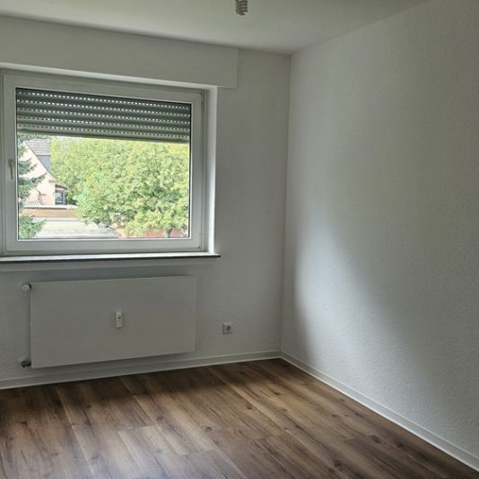 Erstbezug nach Modernisierung: ruhige 84 m²-Wohnung mit Balkon und Gartenmitnutzung - Photo 1