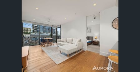 Luxury Living at Chester & Ella – 2 Bedroom Apartment with Iconic Views over Teneriffe and the Gate way bridge! - Photo 2