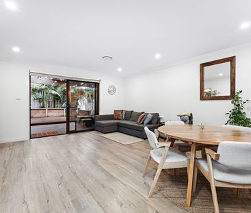 Inviting Entertainer + Walk-to-the-village Convenience - Photo 2