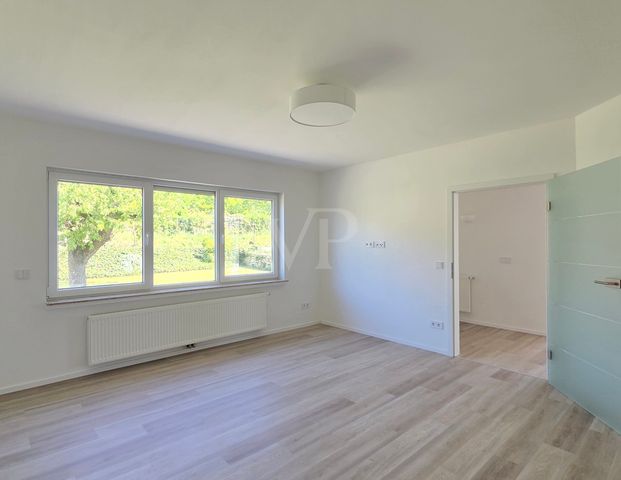 Erstbezug nach Sanierung! Gepflegtes, barrierefreies Haus sucht Seniorenehepaar! - Foto 1