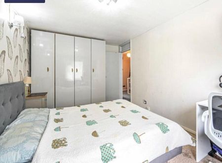 3 Bed Terraced House, Turnpike Link, CR0 - Photo 4