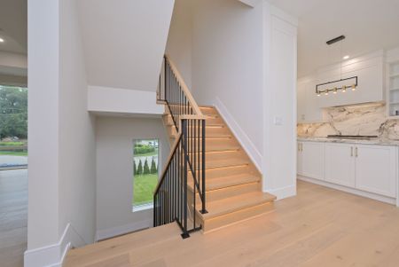 For Lease - 19 King High Avenue, Toronto, Ontario - Photo 2