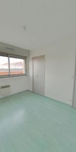 Location Appartement 2 pièces 50m² ROMANS SUR ISERE 26100 - Photo 4