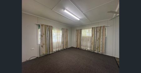 THREE BEDROOM HOME IN WALKERVALE! - Photo 4