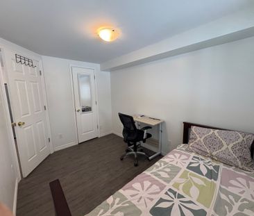 For Lease - 22 Grant Court Unit# #B, East Gwillimbury, Ontario - Photo 5