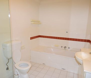 Conveniently Located & Spacious 3 Bedroom Unit with Tandem Lock up ... - Photo 6