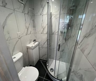 Horley 0 bedroom house share to rent - Photo 4