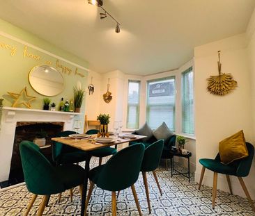 Stylish ensuite house share opposite train station The Sea Green Su... - Photo 2