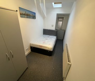 Room 1, 56, Ripon Street, Preston - Photo 3